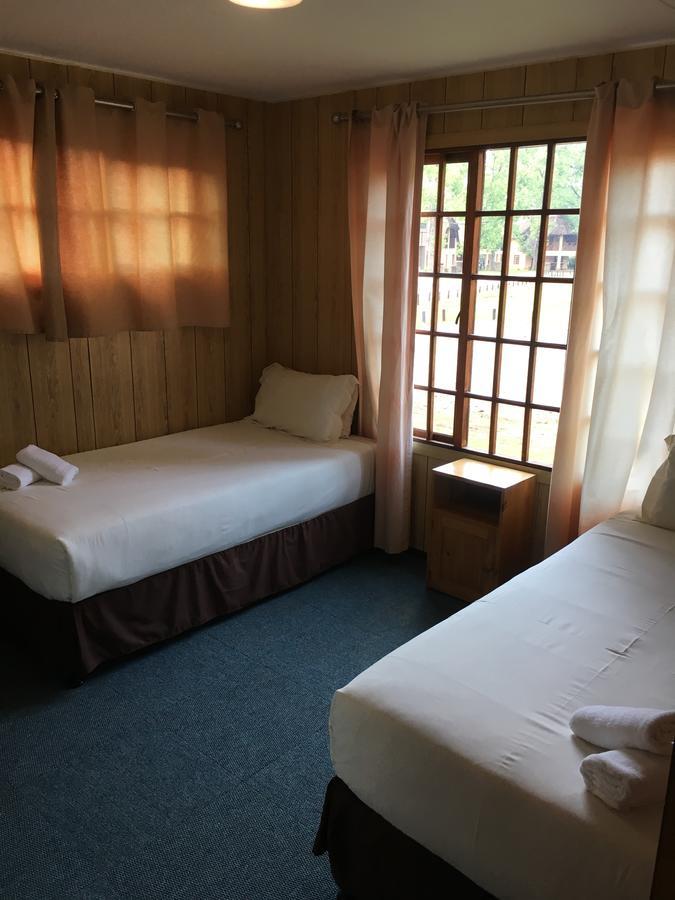 Dragon Peaks Mountain Resort Champagne Valley Exterior foto
