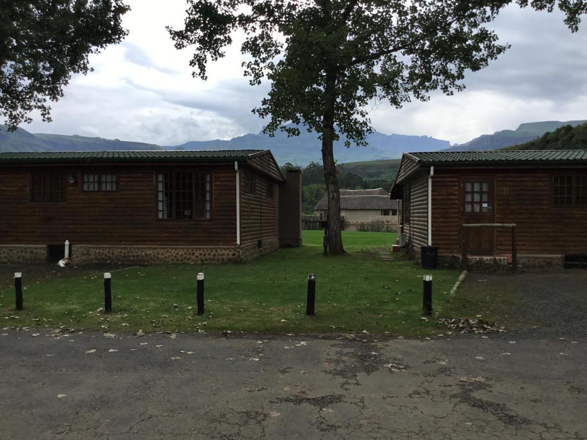 Dragon Peaks Mountain Resort Champagne Valley Exterior foto